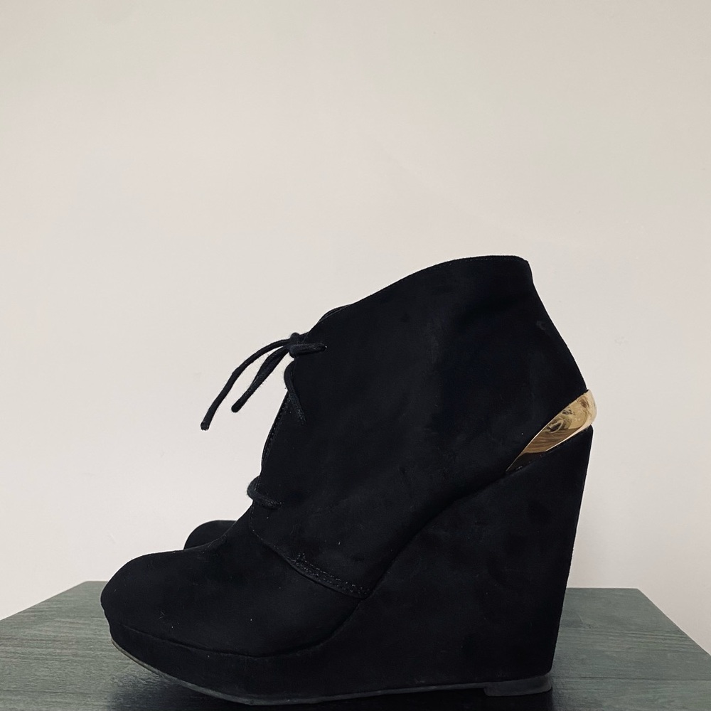 Black and gold suede boots